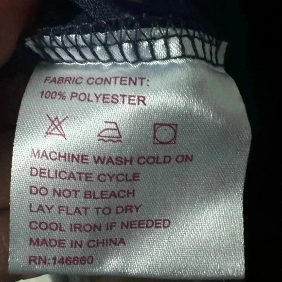 Kimi + Kai Maternity "Karlena" Flutter Sleeve Top Size Large - Picture 7 of 8